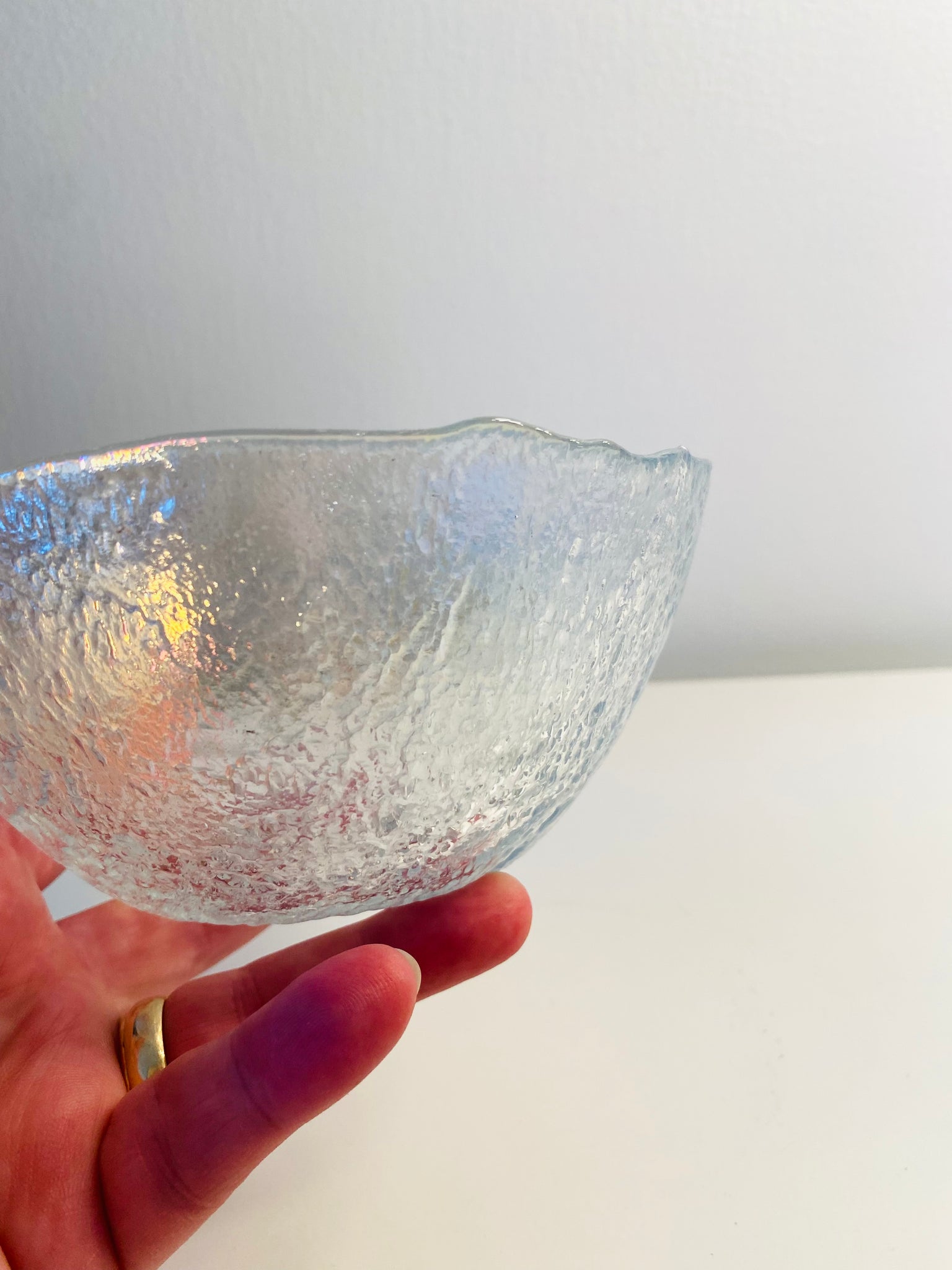 Opalescent wavy bowl